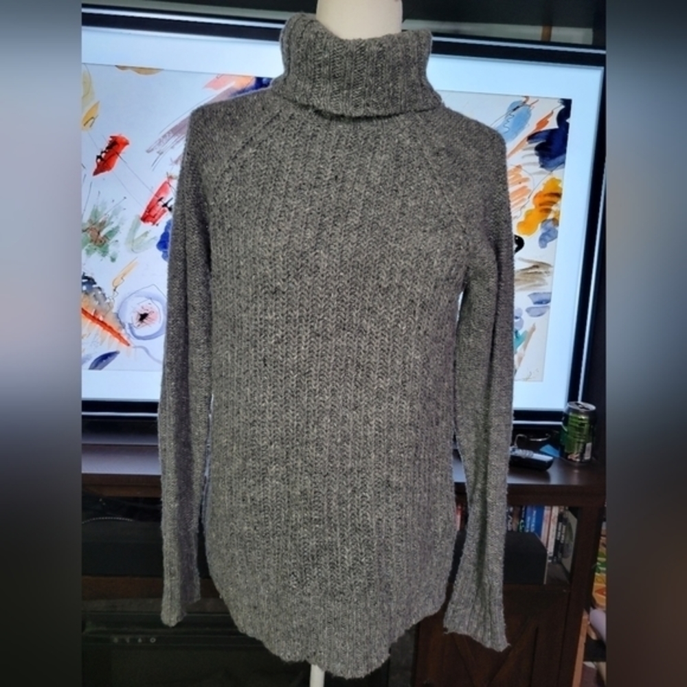 Ruff Hewn size‎ medium turtleneck sweater 5% wool